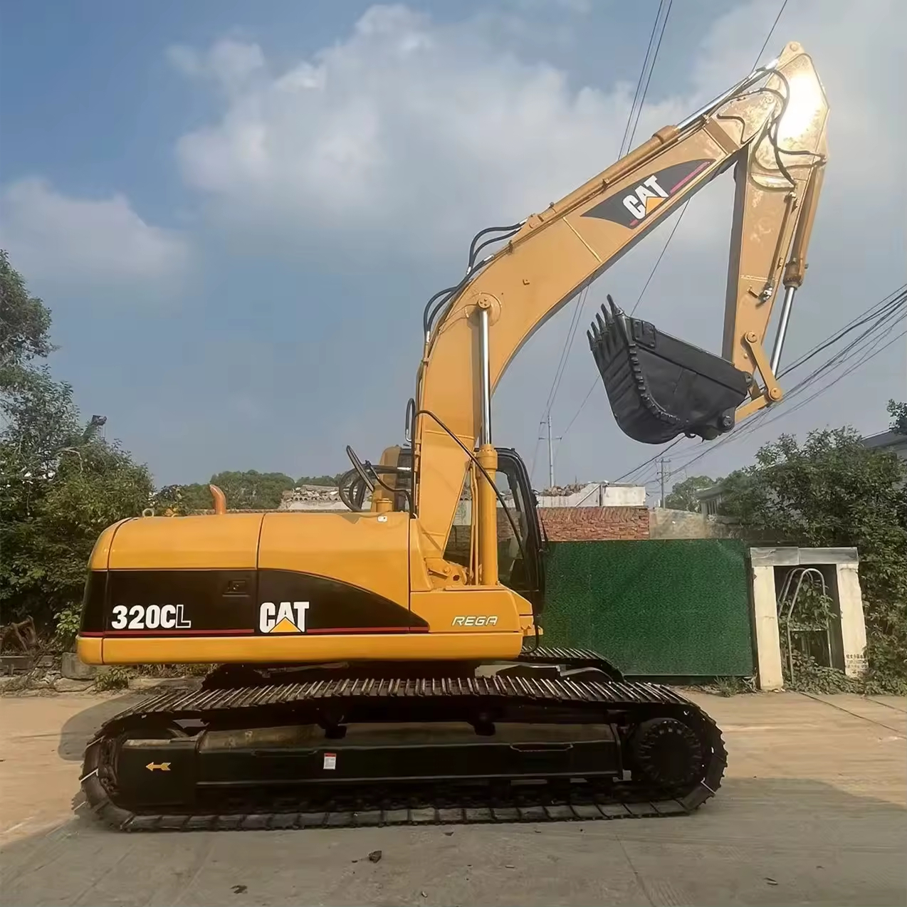 حفارة كاتربيلر 320C مستعملة