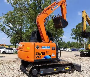 Подержанный экскаватор hitachi ZX70