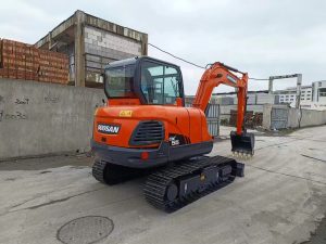 حفار دوسان DX55 مصغر مستعمل