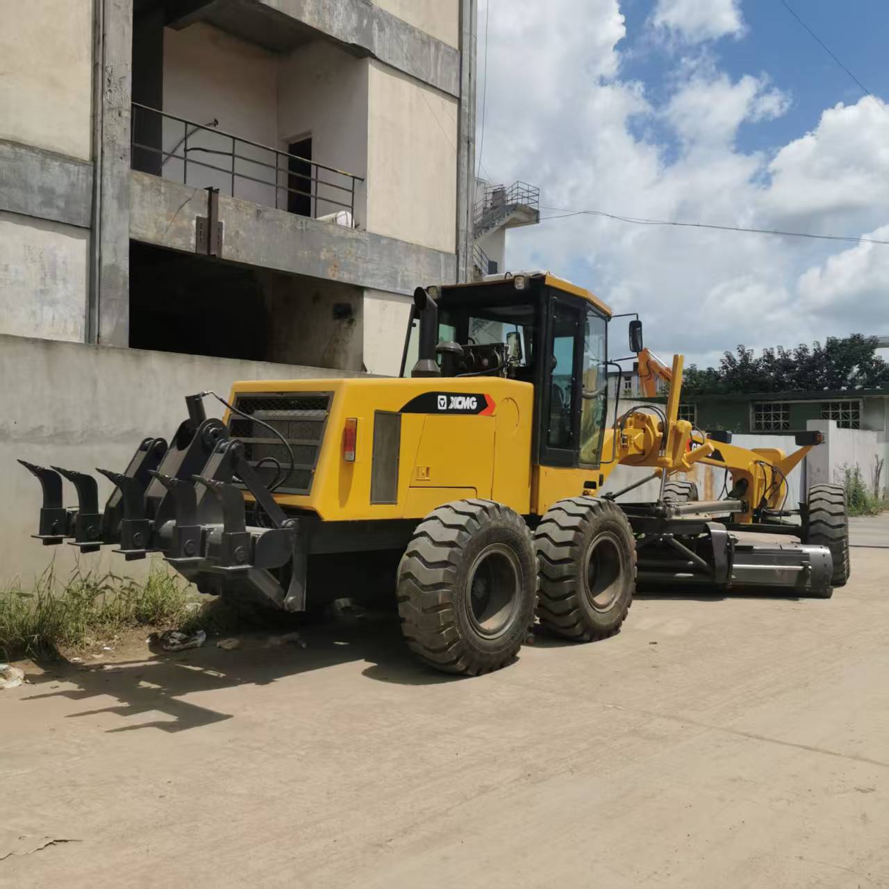 Used XCMG GR215 motor grader